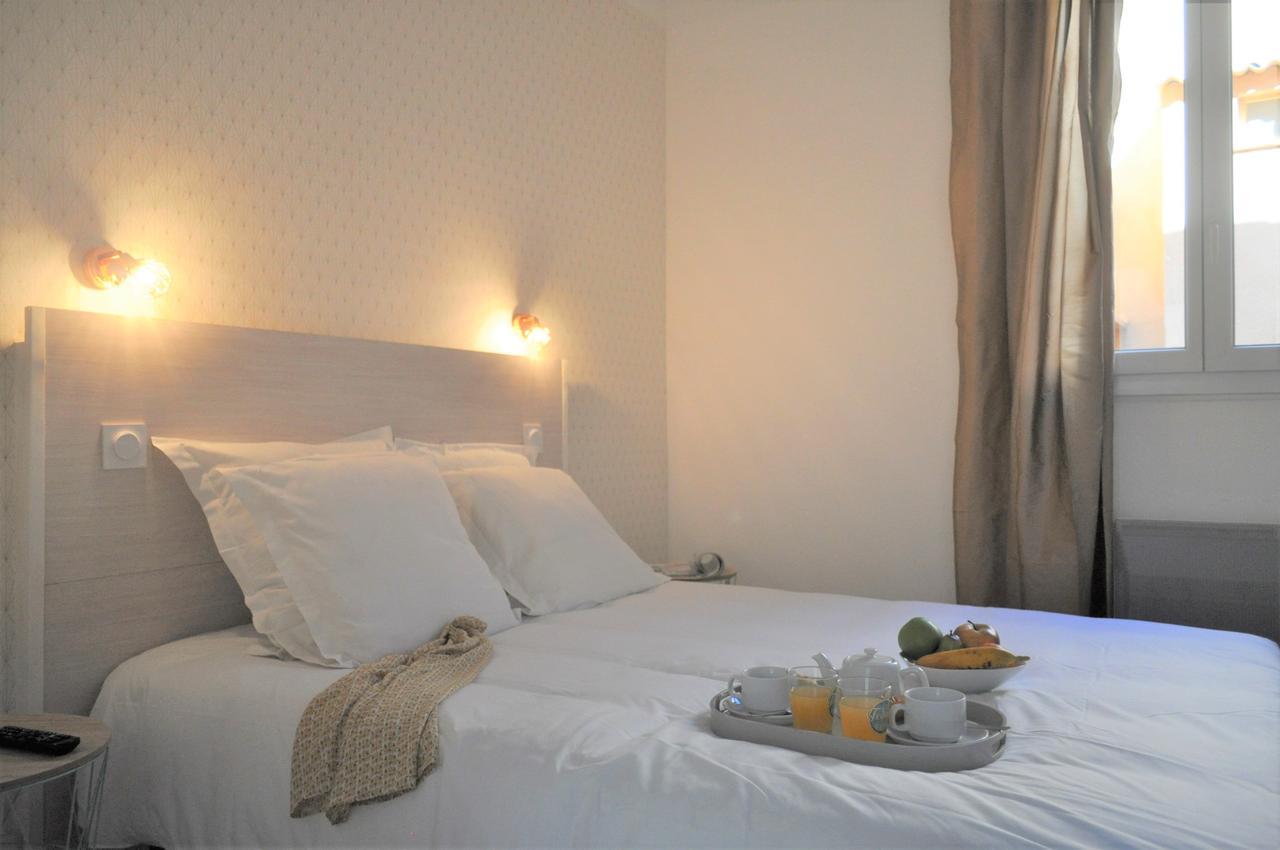 De La Hotel 2*